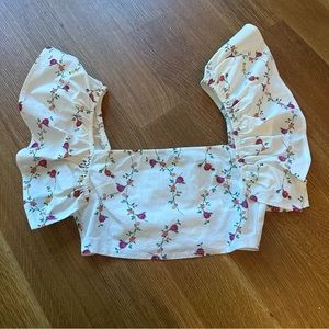 NWT Zara floral crop top with ruffled sleeves